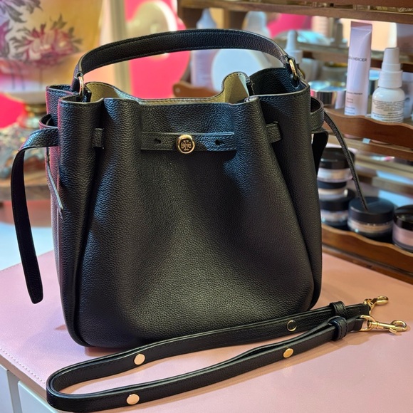 TORY BURCH ROMY SUEDE BUCKET BAG- IN BLACK - Picture 8 of 10